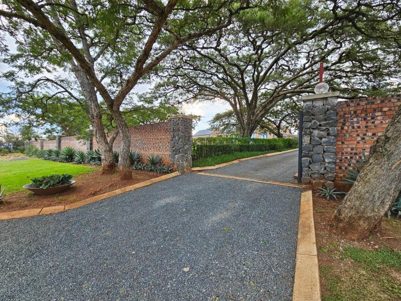 Hilltop House Ladysmith Exterior photo